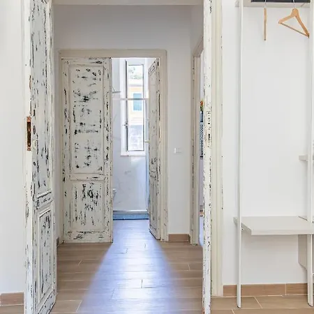 Prione 272 5 Terre Hub Apartman *